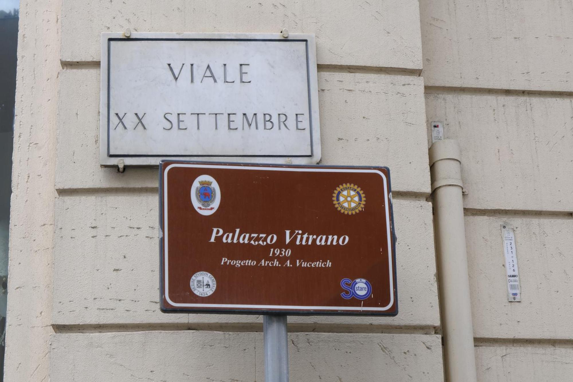 Palazzo Vitrano - Tourist Apartment คาตาเนีย ภายนอก รูปภาพ