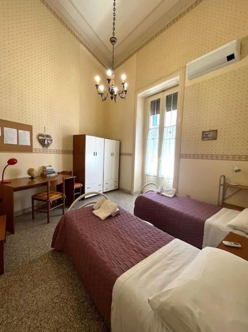 Palazzo Vitrano - Tourist Apartment คาตาเนีย ภายนอก รูปภาพ